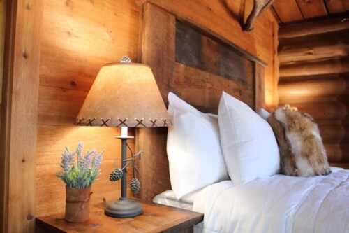 Elkhorn Cabins And Inn