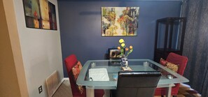 Dining - Welcoming, Classy and Comfortable Home (Fairfax)