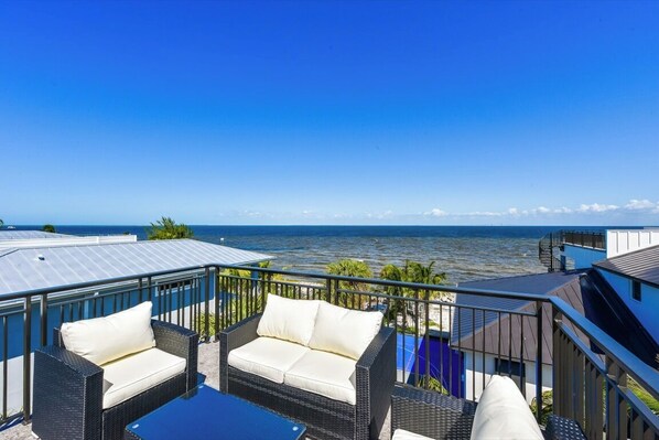 Property grounds - Bridgeview: Bay front with sweeping views, sleeps 12! (Anna Maria)