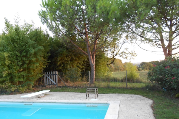 piscine 7.5 X 12 m vue sur la nature