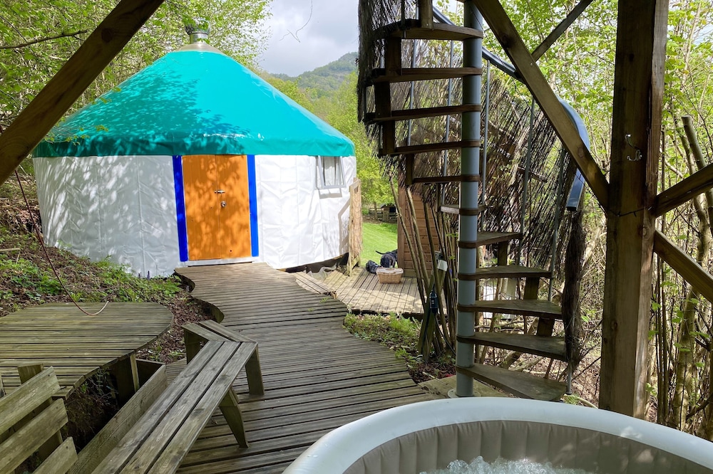 Yurt Shambala with a Private Hot Tub with treehouse skydeck and BBQ!