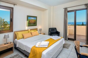 3 Schlafzimmer, Zimmersafe, Bügeleisen/Bügelbrett, Reisekinderbett