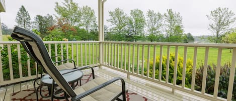 Deluxe kamer, 1 kingsize bed, niet-roken, uitzicht op vallei (Rosemary) | Terras