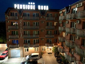 Bãi đậu xe tự phục vụ miễn phí 