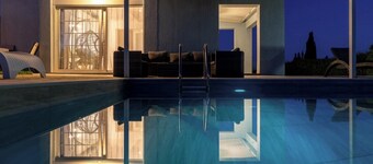 Luxurious Villa ★Private Pool★Sleeps 6★Sea Views★Free Parking