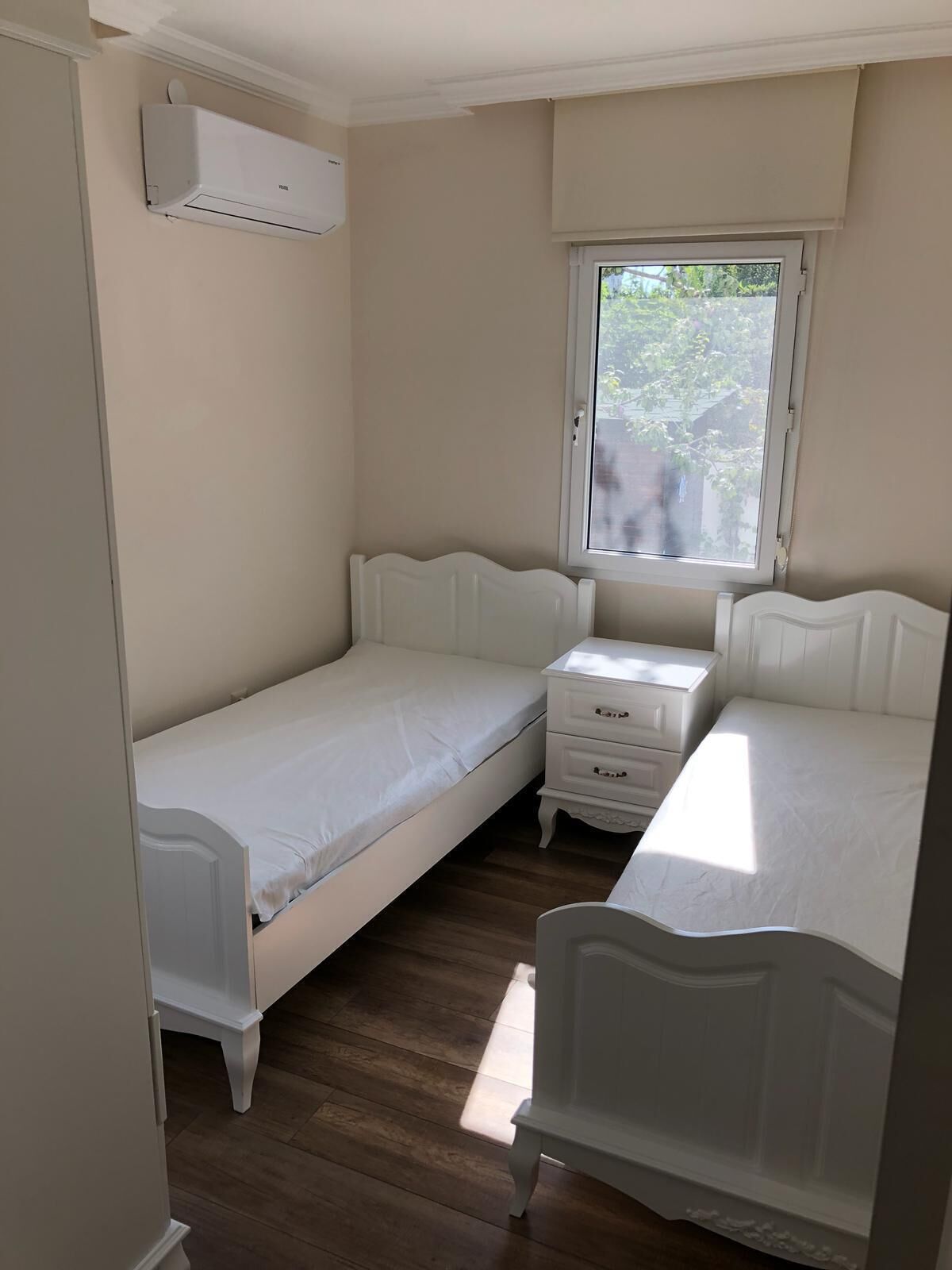 Palmhouse - private villa private pool, garden and parking. 400m beach free WiFi