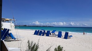 On the beach, sun loungers, beach towels - Chadville Barbados (Oistins)