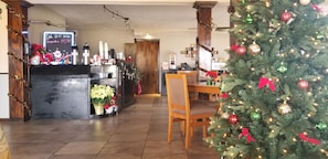 Restaurant - Sweetwater Inn (Sweetwater)