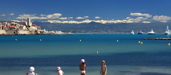 Studio with private pool 5 minutes from the sea