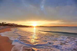 On the beach, sun loungers - Studio with private pool 5 minutes from the sea (SAINT PAUL)