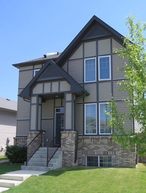 Exterior - Short Term Furnished (Calgary)