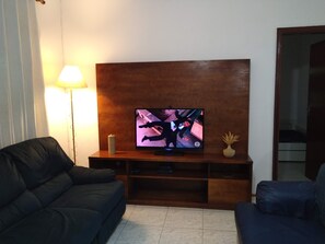 Smart-TV, Kamin, Tischfußball, Tischtennisplatte