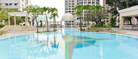 A communal pool at the Bramante Plaza with access through the 1st floor.