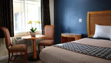 Desk, blackout drapes, soundproofing, free WiFi