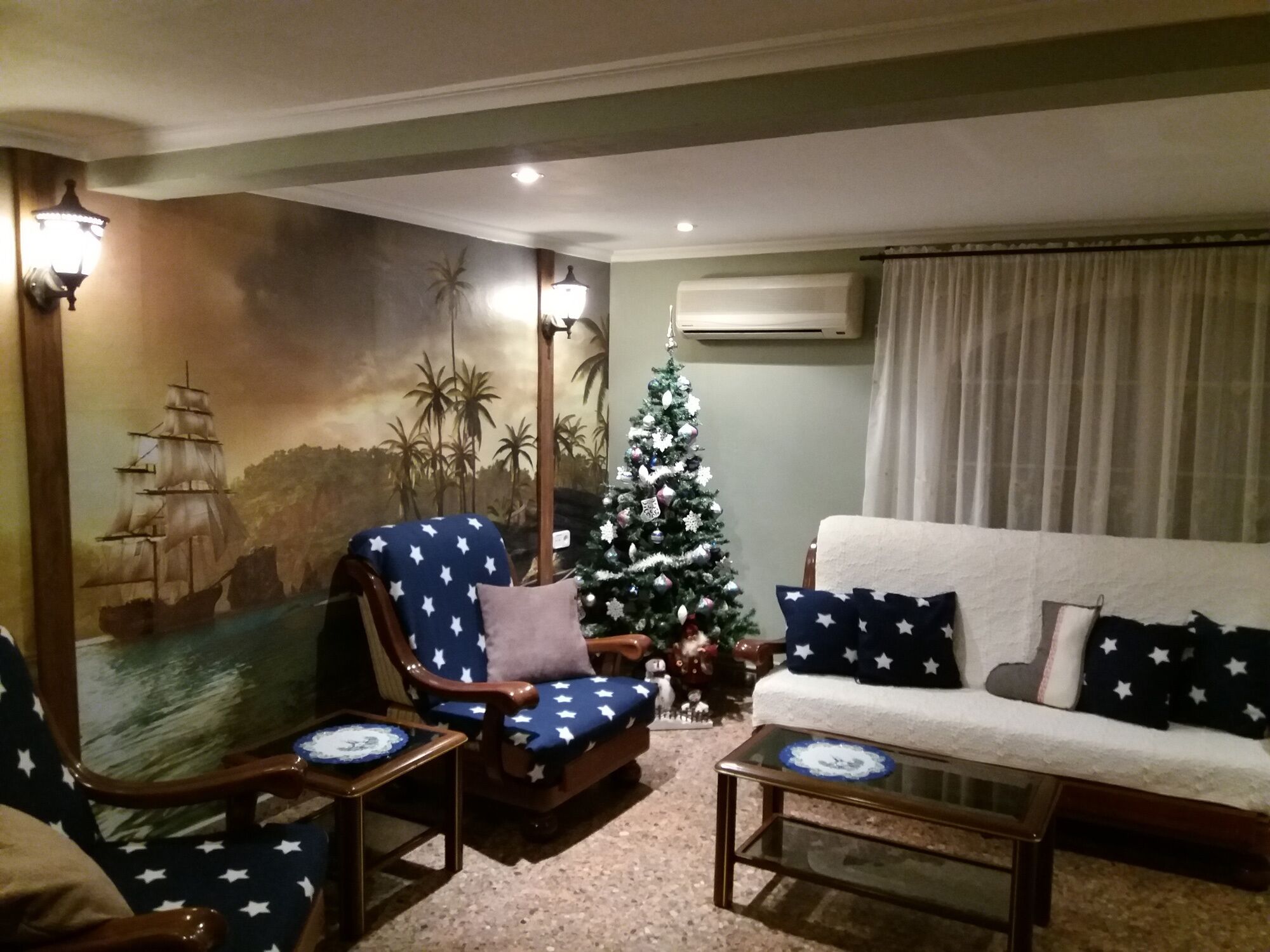 "Villa-Teremok", Valencia, groups up to 16 or 17-30 people.