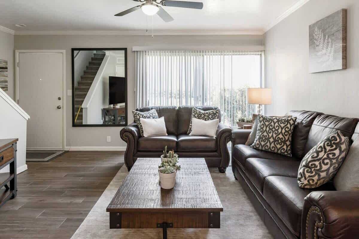 TV, DVD player, books, offices