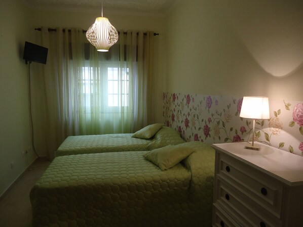 1 bedroom, free WiFi, bed sheets