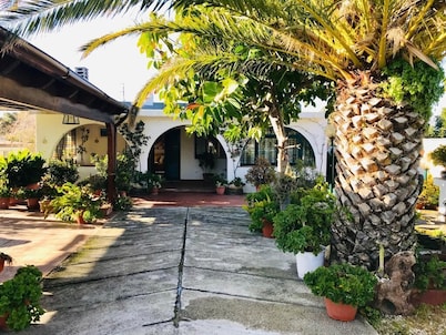 Single villa with garden and Wi-Fi