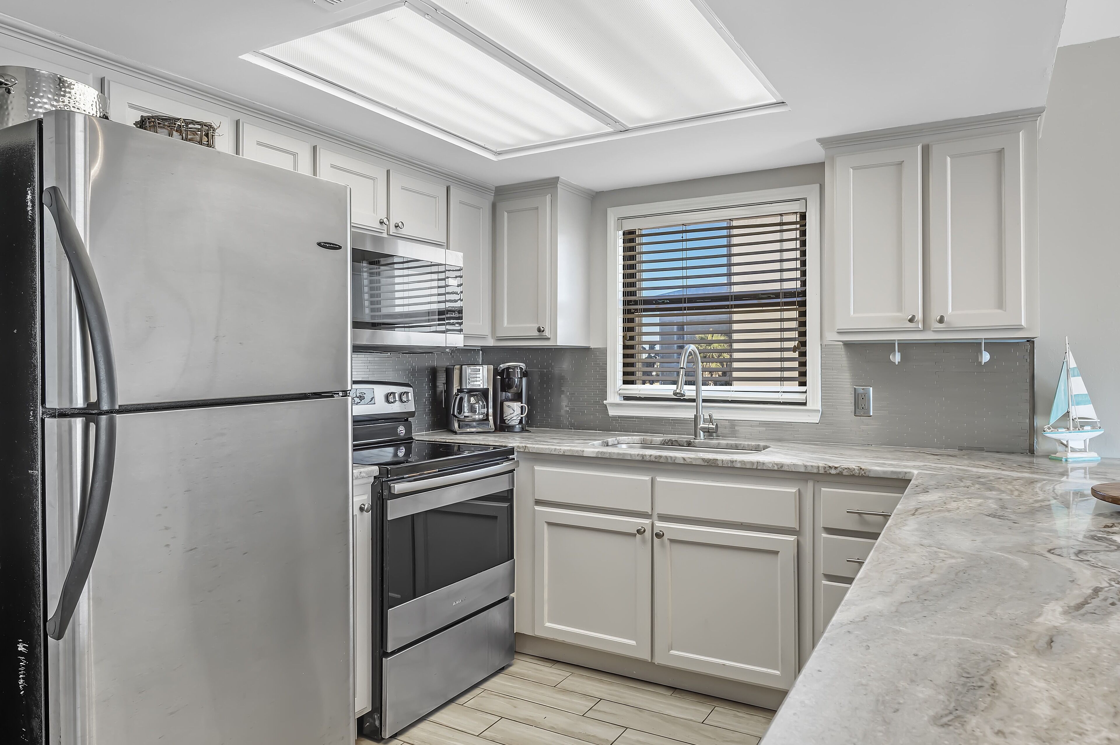 2023 Upgrades! | Spacious 3b/3b Corner Condo | Private Beachfront Balcony | My Beach Getaways