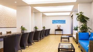 Coin salon dans le hall