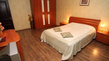 1 bedroom, iron/ironing board, WiFi, bed sheets