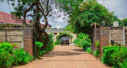 LA 69 Holiday Home - modern, secure and clean 3-bedroomed house in Belvedere.
