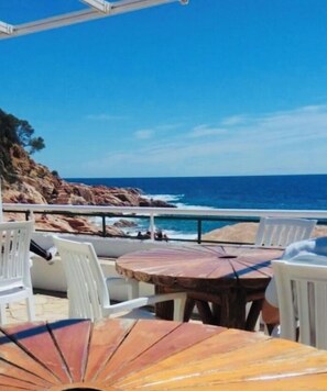Outdoor dining - Penthouse with spectacular sea and mountain views Tossa de Mar (Tossa de Mar)
