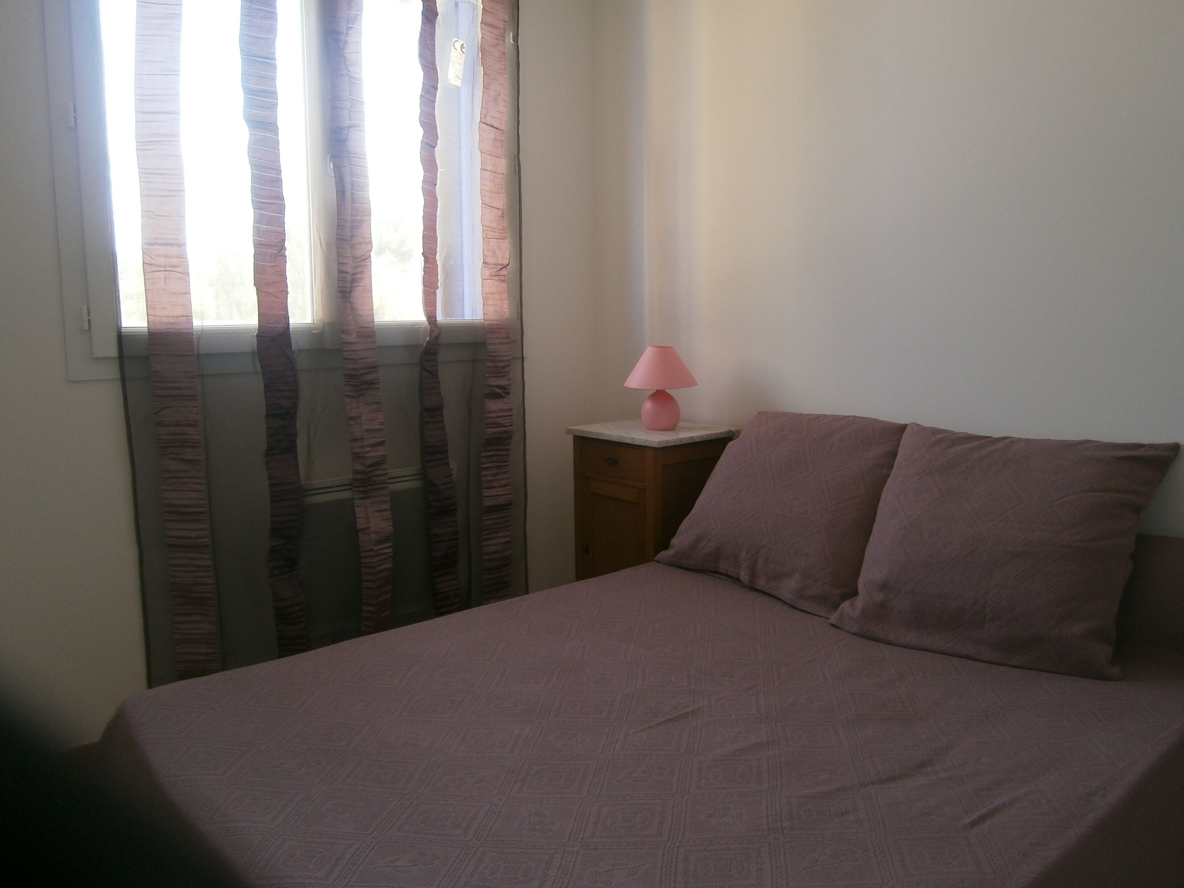 2 habitaciones, tabla de planchar con plancha y wifi 