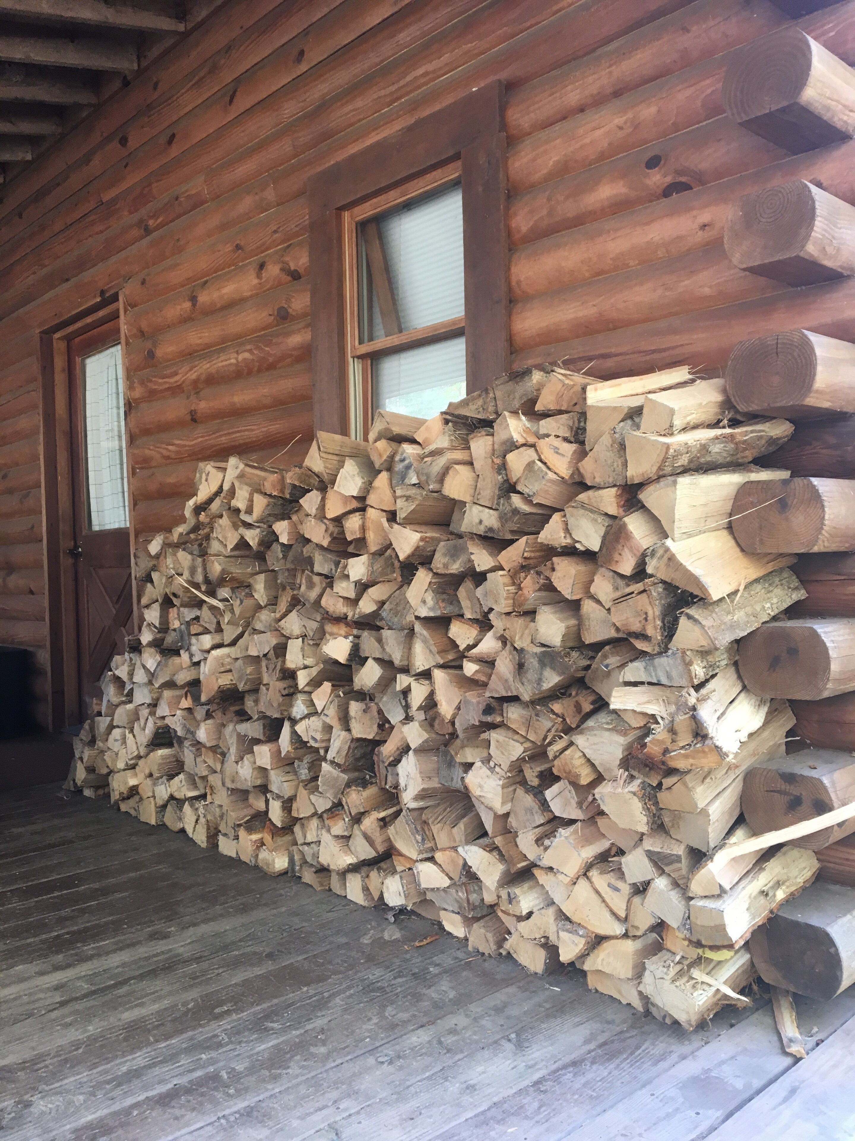 Snuggled in the mountains of Bergoo, the Copper Roof Cabin awaits your visit. 