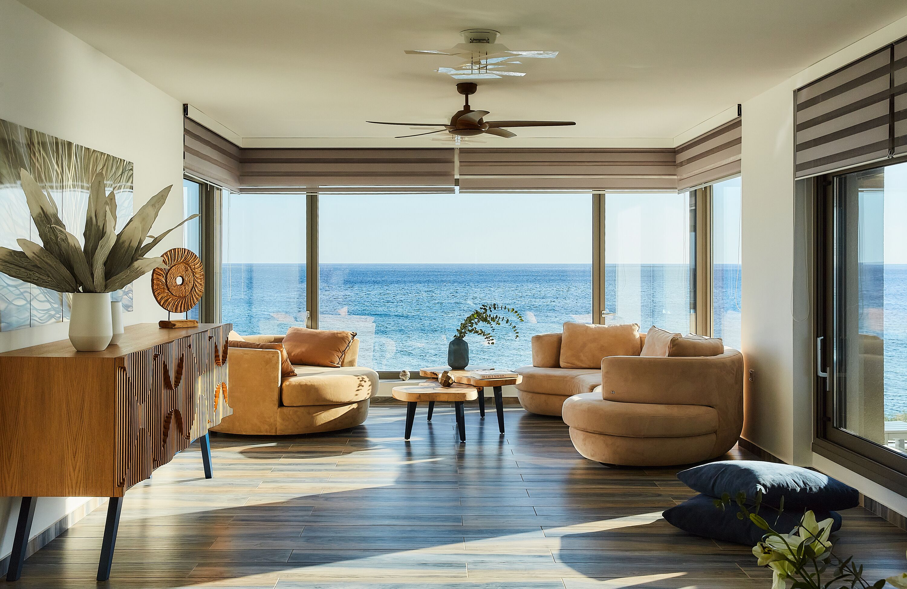 Smart TV, chimenea, tenis de mesa y oficina 