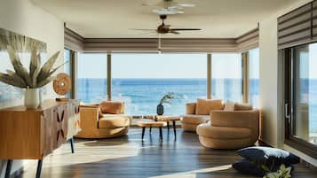 Smart TV, chimenea, tenis de mesa y oficina