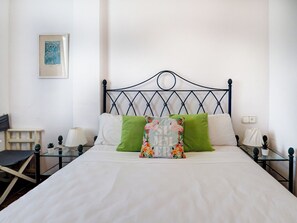 2 soverom, strykejern/-brett, wi-fi (inkludert) og sengetøy