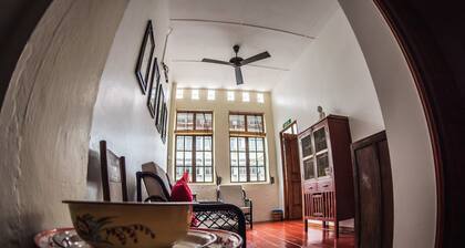 Sojourn Beds & Cafe - Hostel