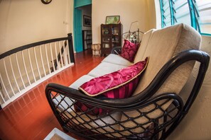 Habitación básica, para no fumadores (1 Bunk Bed) | Área de sala de estar