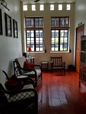 Sala de estar en el lobby