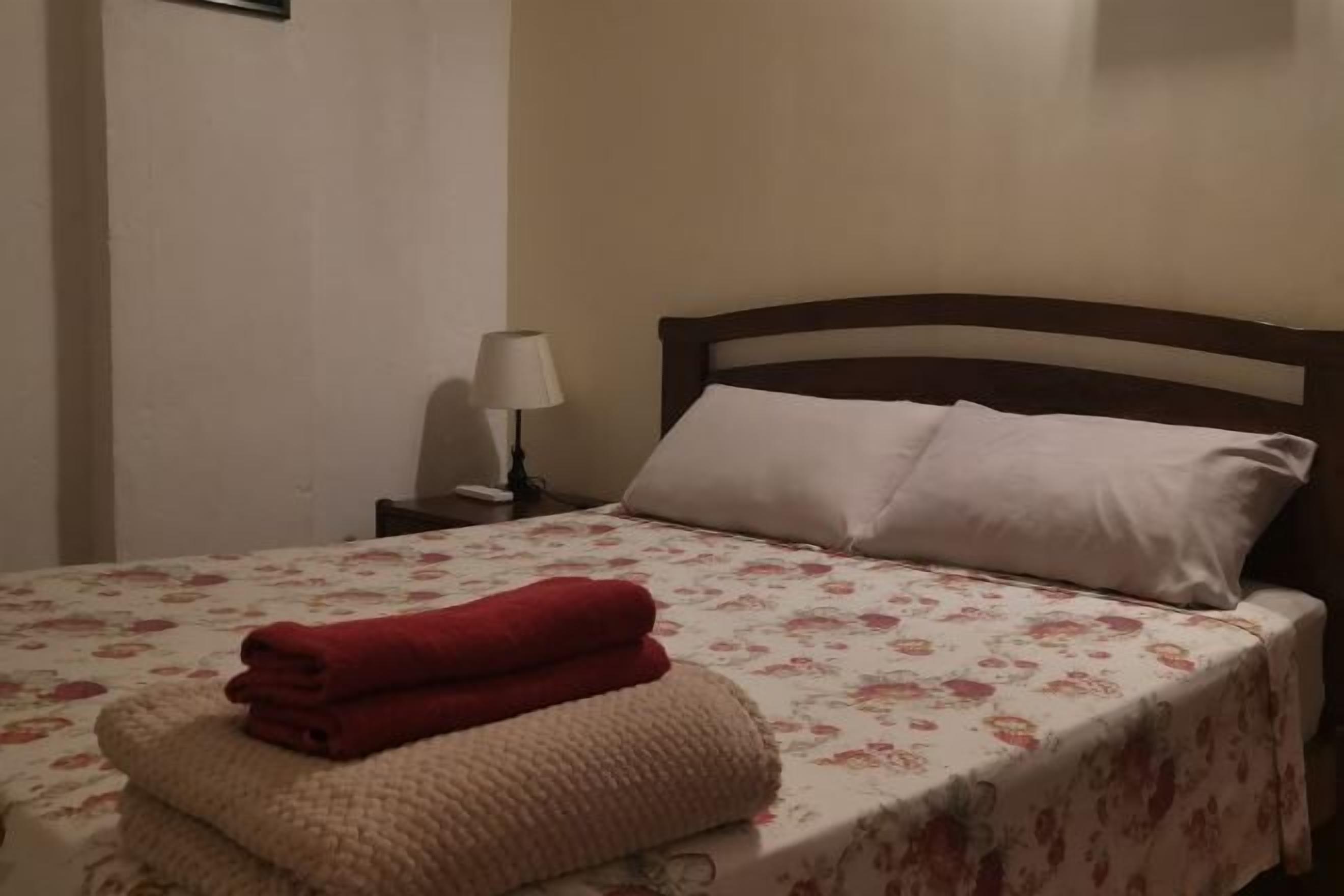 Bügeleisen/Bügelbrett, kostenloses WLAN, Bettwäsche