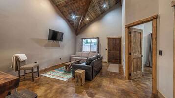 Ălytelevisio, työhuone