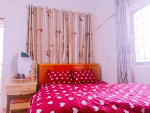 1 bedroom, iron/ironing board, free WiFi