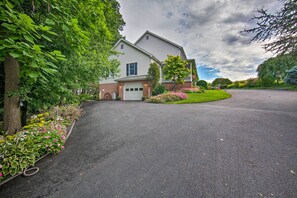 Exterior - Charming Apartment w/ Yard & Beautiful Gardens! (Manheim)