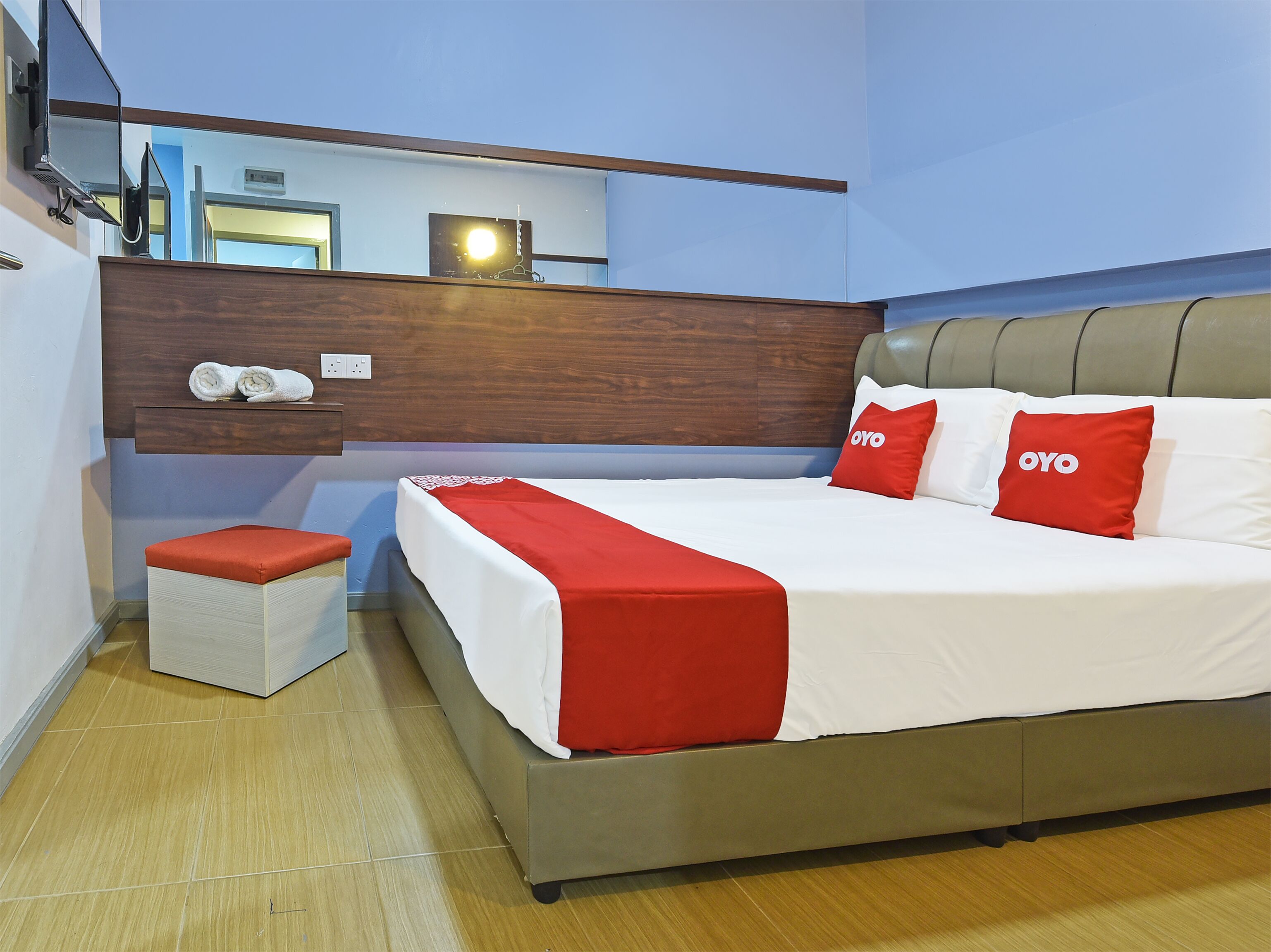 deluxe double room, 1 double bed, non smoking | free wifi, bed sheets