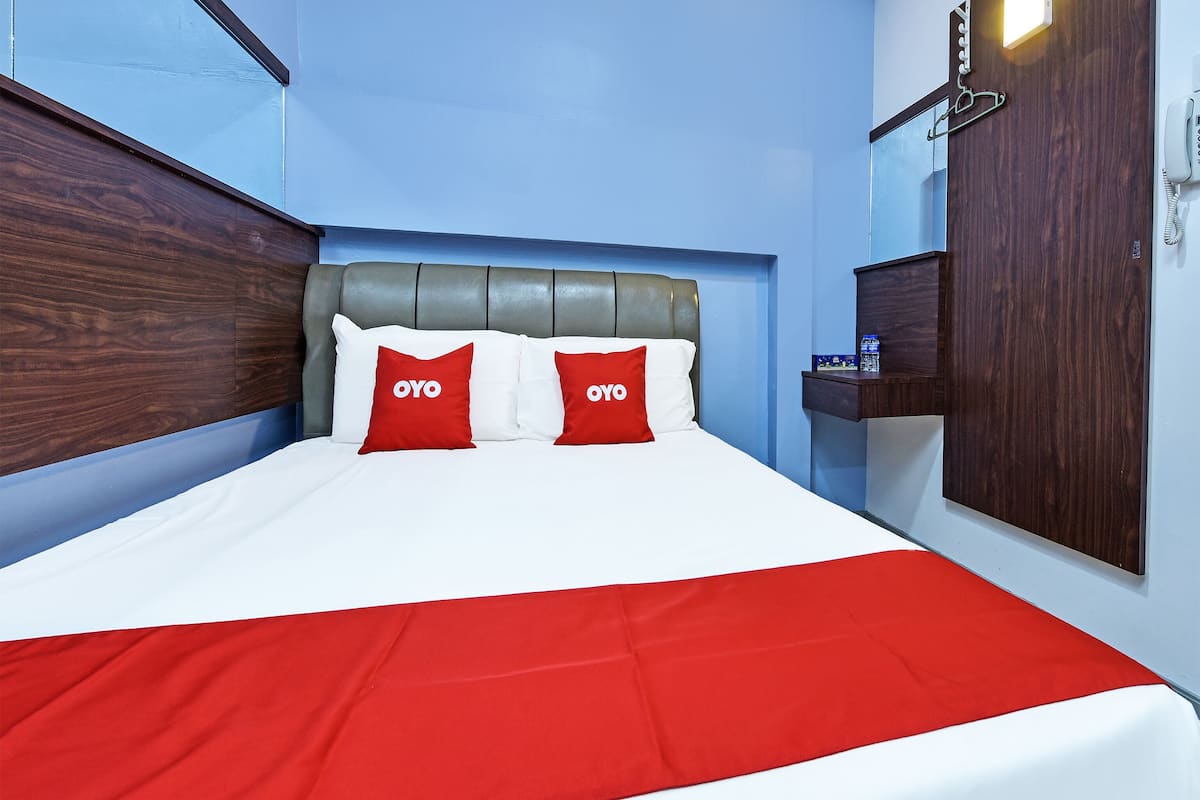 deluxe double room, 1 double bed, non smoking | free wifi, bed sheets