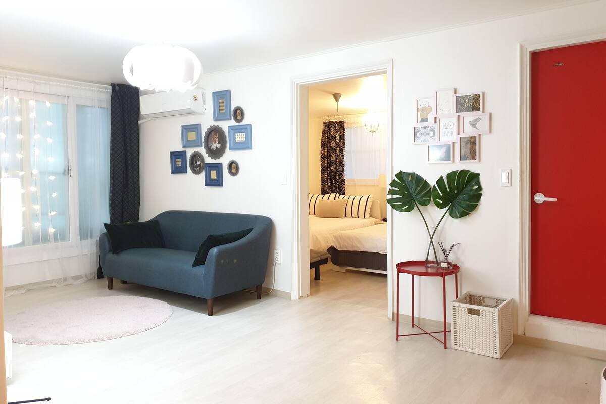 2, 3 Bed Rooms (BBQ not available) | Coin séjour