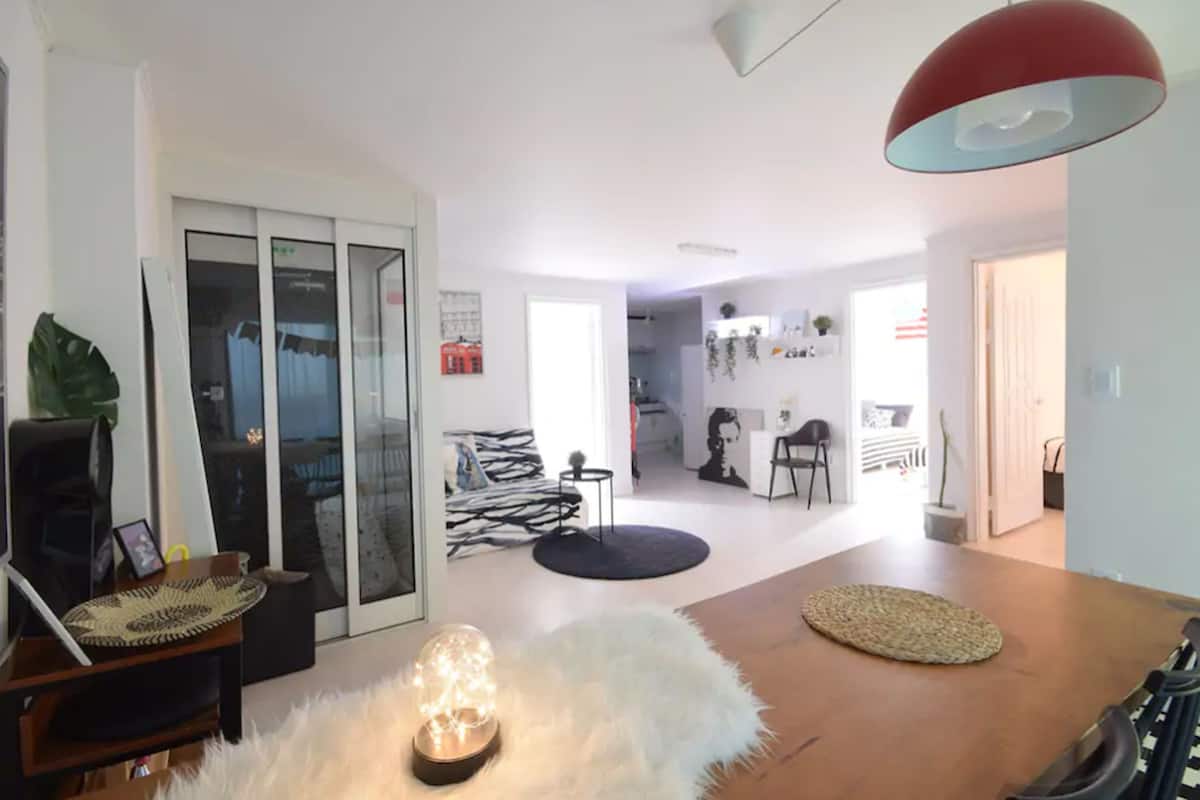 3, 3 Bed Rooms (BBQ not available) | Coin séjour