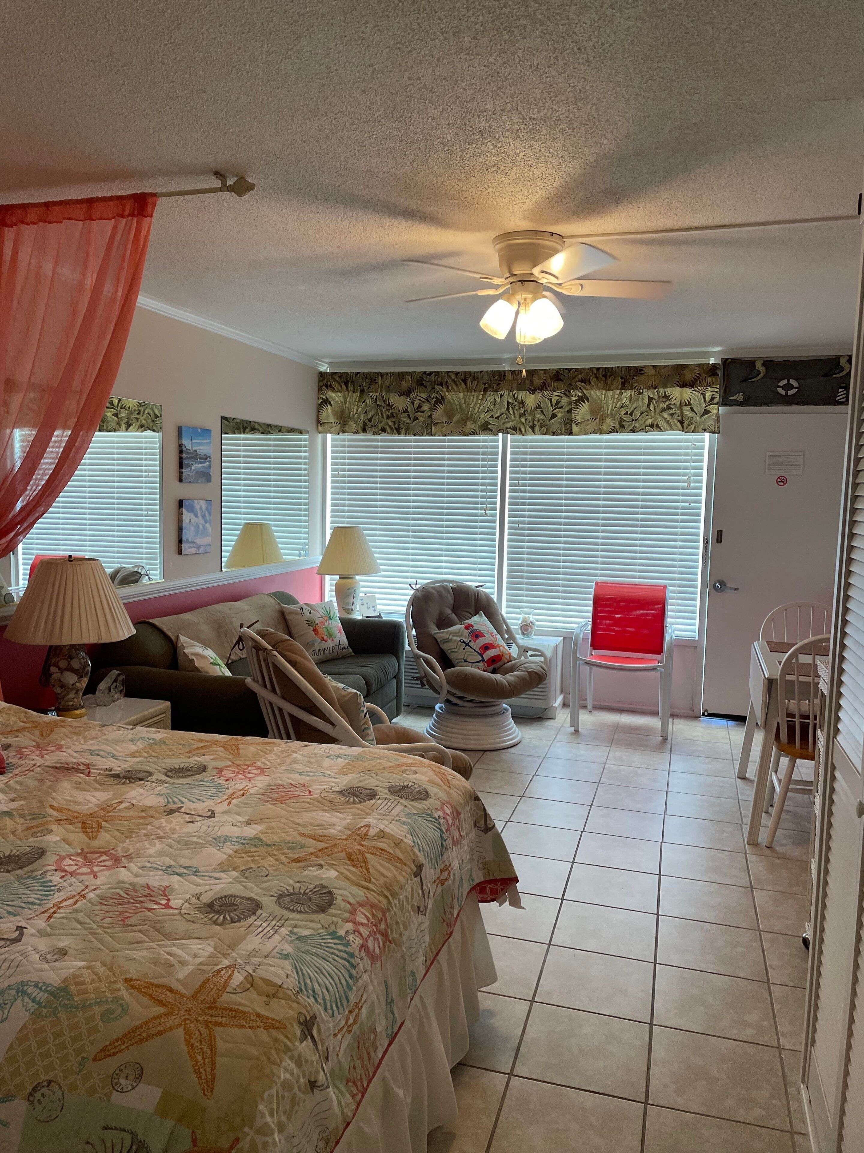 Bogue Shores 147: 1  BR, 1  BA Condominium in Atlantic Beach, Sleeps 4