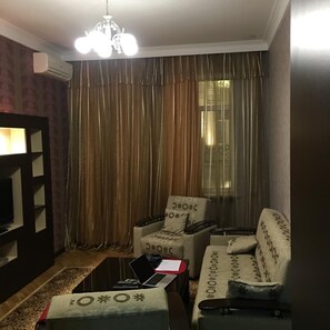 TV - Lovely apartment in Downtown (Baku)