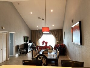 Interior - Grand Cayman, Morritts Grand Penthouse Suite - Panoramic Ocean Front View.  (East End)
