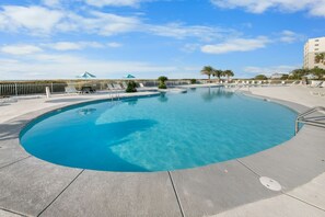Una piscina cubierta