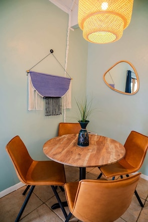Dining - Kingfishers Retreat (South Padre Island)