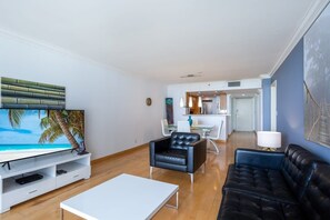 TV, offices - Modern Long Stay Apt | Bayview Balcony | StayCozy (Miami)