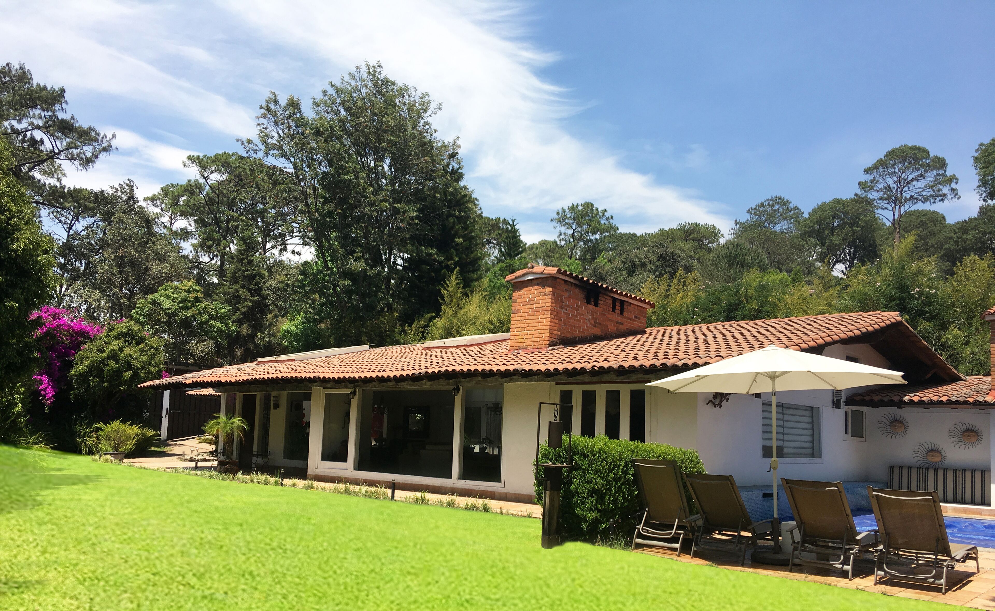 BEAUTIFUL HOUSE ONLY ONE LEVEL. Avándaro Golf Club. Dreamlike!!